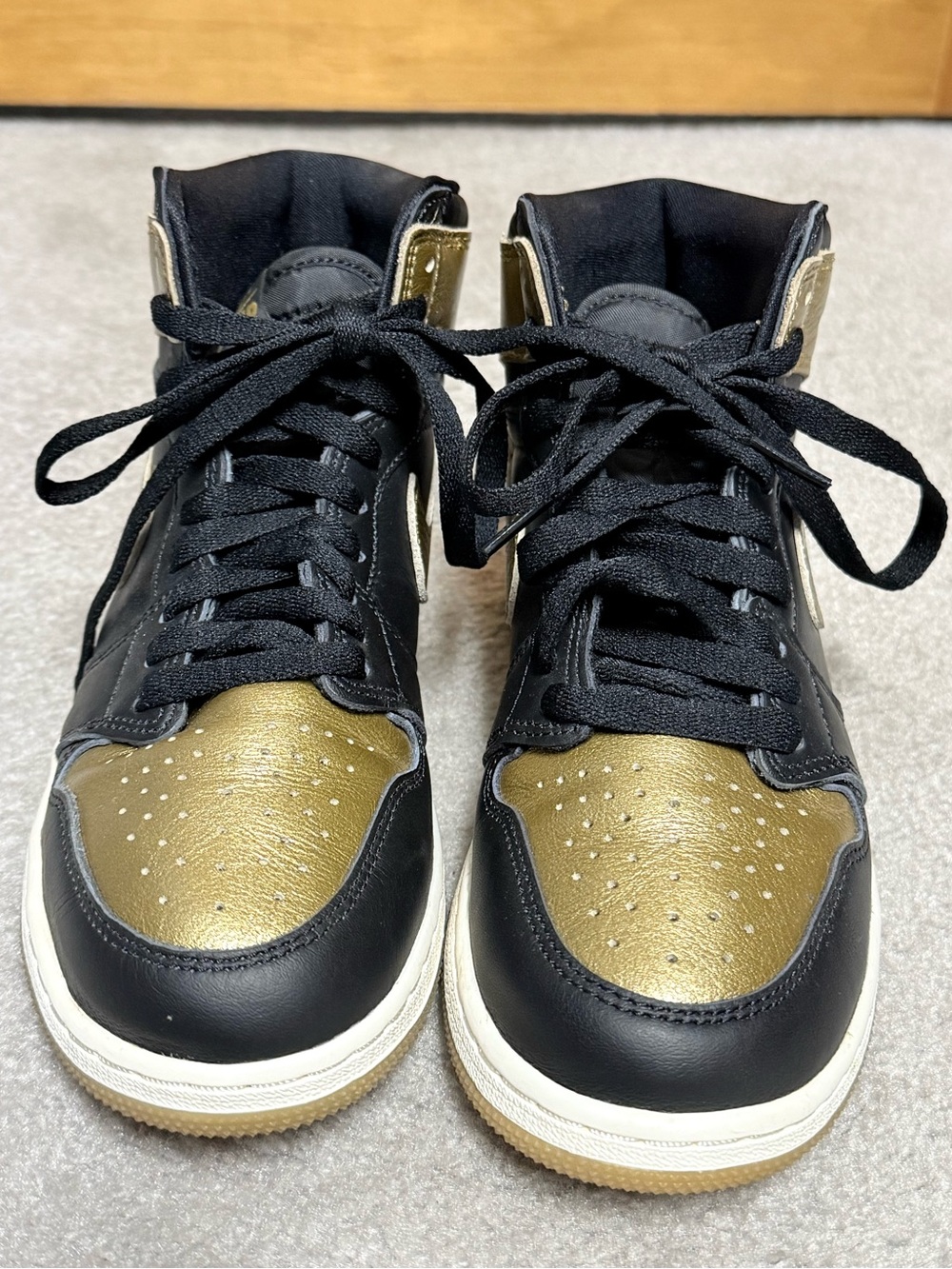 Nike Air Jordan 1 Retro High OG GS Black/ Gold FD1437-071 Sneakers, Youth 6.5 - Picture 2 of 12